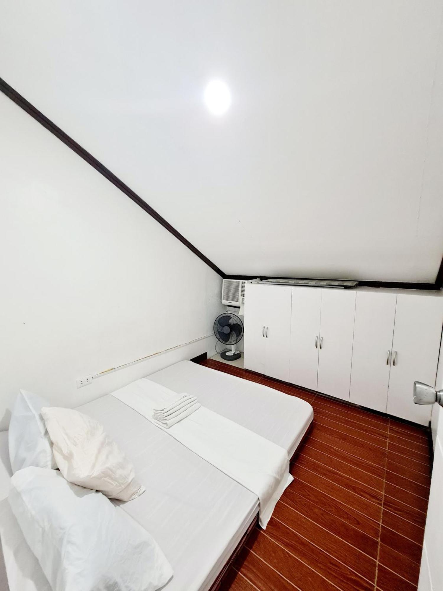Calapan City Fully Furnished House Transient Near Xentromall L39 Exterior photo