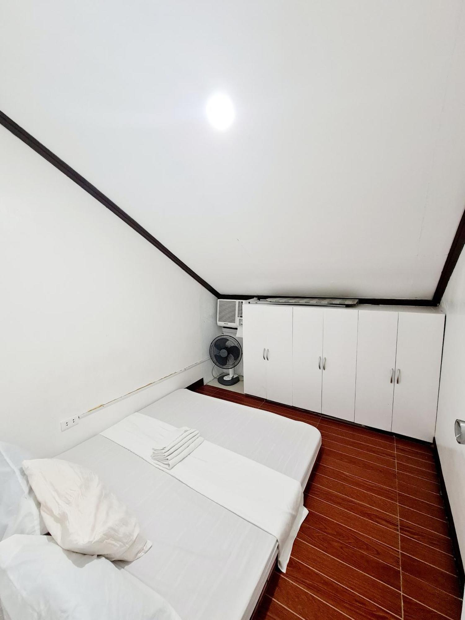 Calapan City Fully Furnished House Transient Near Xentromall L39 Exterior photo