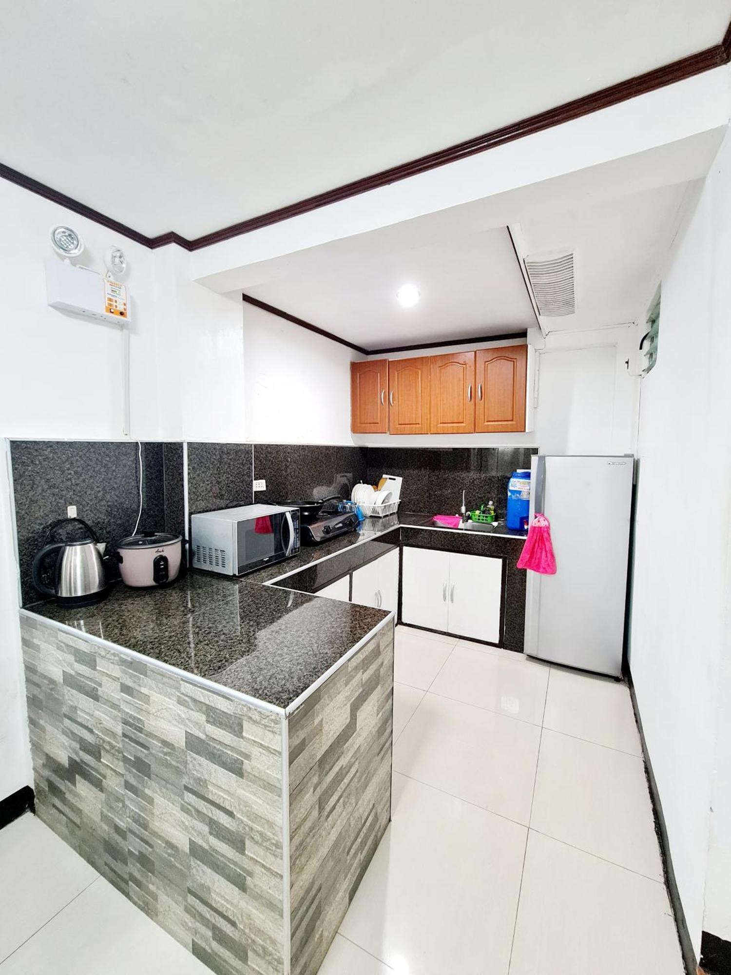 Calapan City Fully Furnished House Transient Near Xentromall L39 Exterior photo